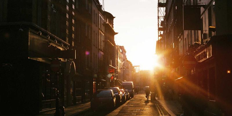 从执行到引领：中层管理者如何通过领导力赋能驱动市场增长与品牌定位