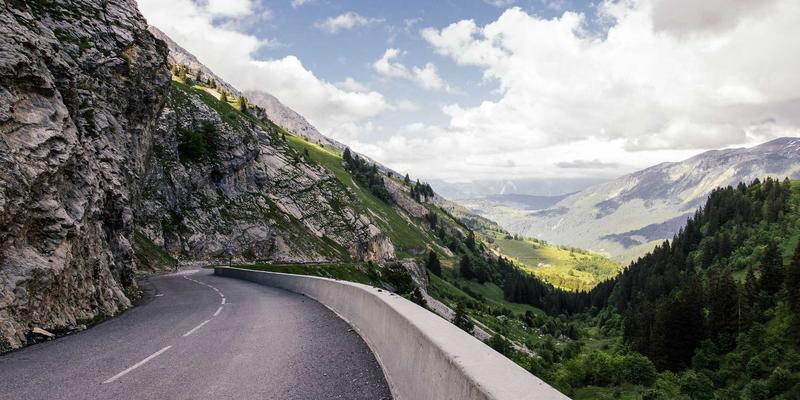 董事会与高管层权责设计：现代企业治理结构的战略规划与品牌咨询视角